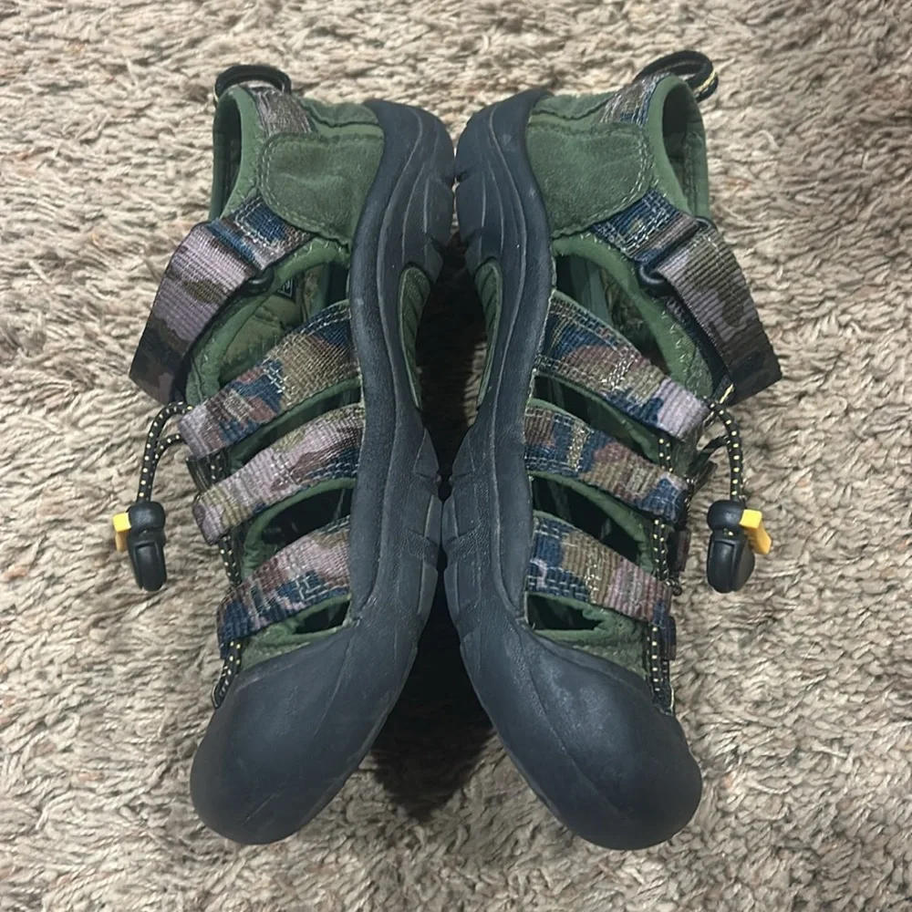 Keen comfortable outdoor